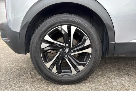 WO71HWJ PEUGEOT e-2008 50kWh Allure Premium Auto 5dr Thumbnail #11