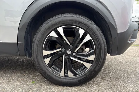 WO71HWJ PEUGEOT e-2008 50kWh Allure Premium Auto 5dr Thumbnail #13