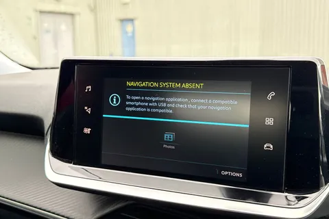 WO71HWJ PEUGEOT e-2008 50kWh Allure Premium Auto 5dr Thumbnail #17