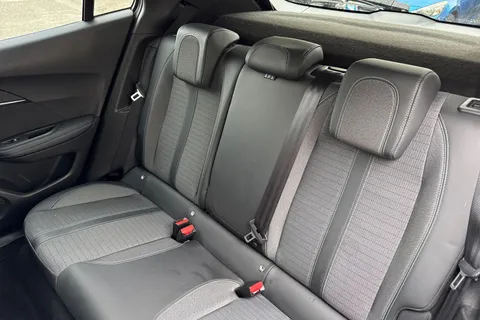 WO71HWJ PEUGEOT e-2008 50kWh Allure Premium Auto 5dr Thumbnail #19