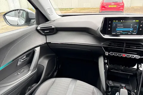 WO71HWJ PEUGEOT e-2008 50kWh Allure Premium Auto 5dr Thumbnail #20