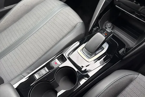 WO71HWJ PEUGEOT e-2008 50kWh Allure Premium Auto 5dr Thumbnail #23