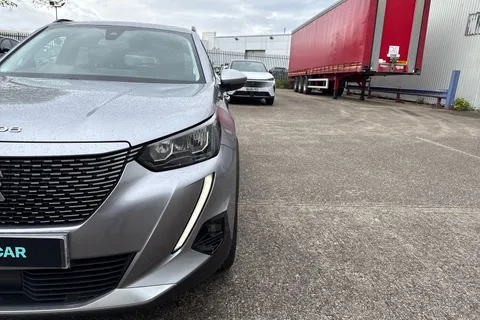 WO71HWJ PEUGEOT e-2008 50kWh Allure Premium Auto 5dr Thumbnail #26