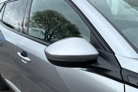 WO71HWJ PEUGEOT e-2008 50kWh Allure Premium Auto 5dr Thumbnail #28