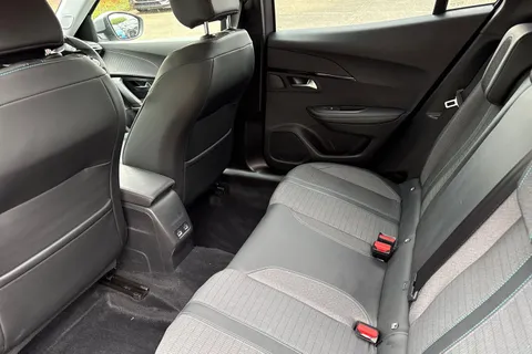 WO71HWJ PEUGEOT e-2008 50kWh Allure Premium Auto 5dr Thumbnail #36