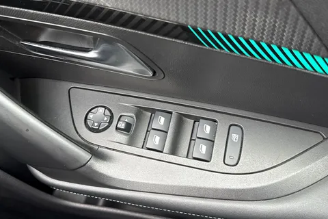 WO71HWJ PEUGEOT e-2008 50kWh Allure Premium Auto 5dr Thumbnail #42