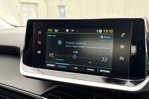 WO71HWJ PEUGEOT e-2008 50kWh Allure Premium Auto 5dr Thumbnail #44