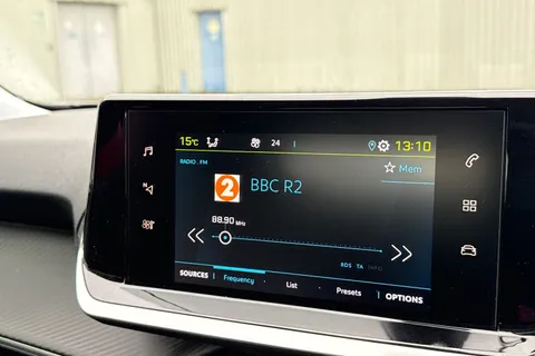 WO71HWJ PEUGEOT e-2008 50kWh Allure Premium Auto 5dr Thumbnail #45