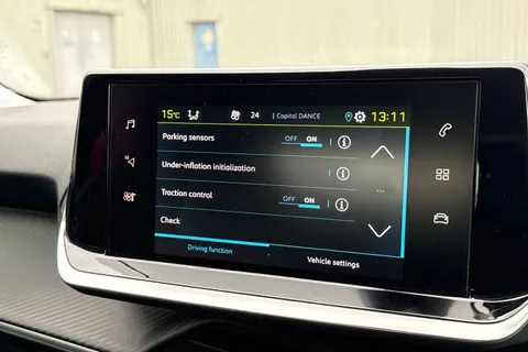 WO71HWJ PEUGEOT e-2008 50kWh Allure Premium Auto 5dr Thumbnail #50