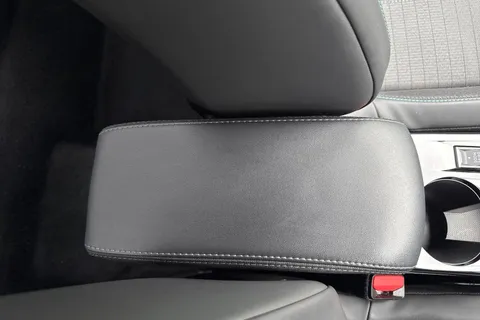 WO71HWJ PEUGEOT e-2008 50kWh Allure Premium Auto 5dr Thumbnail #59