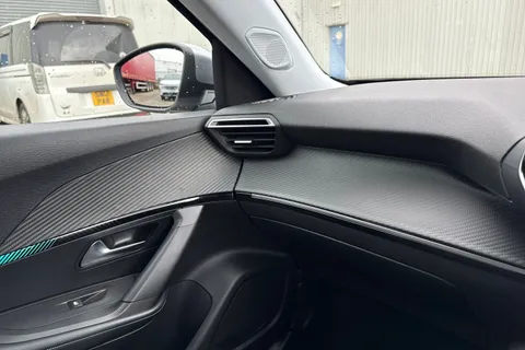 WO71HWJ PEUGEOT e-2008 50kWh Allure Premium Auto 5dr Thumbnail #61