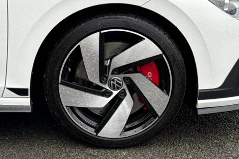 DY21VDO Volkswagen Golf 2.0 TSI GTI Clubsport DSG Euro 6 (s/s) 5dr Thumbnail #11