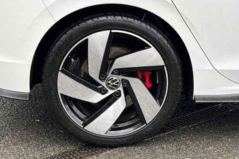 DY21VDO Volkswagen Golf 2.0 TSI GTI Clubsport DSG Euro 6 (s/s) 5dr Thumbnail #12