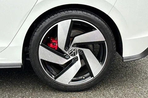DY21VDO Volkswagen Golf 2.0 TSI GTI Clubsport DSG Euro 6 (s/s) 5dr Thumbnail #13