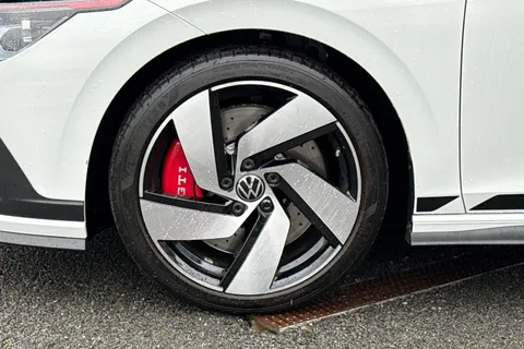 DY21VDO Volkswagen Golf 2.0 TSI GTI Clubsport DSG Euro 6 (s/s) 5dr Thumbnail #14