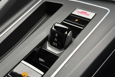 DY21VDO Volkswagen Golf 2.0 TSI GTI Clubsport DSG Euro 6 (s/s) 5dr Thumbnail #24