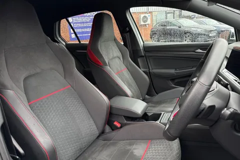 DY21VDO Volkswagen Golf 2.0 TSI GTI Clubsport DSG Euro 6 (s/s) 5dr Thumbnail #25