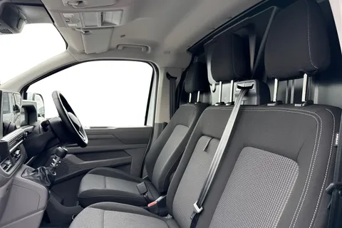 DA26GUU Volkswagen Transporter 2.0 TDI 110 Commerce Plus Van Thumbnail #16