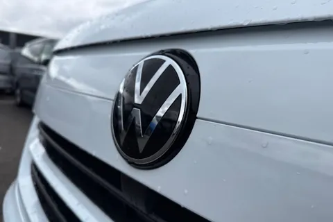 DA26GUU Volkswagen Transporter 2.0 TDI 110 Commerce Plus Van Thumbnail #29