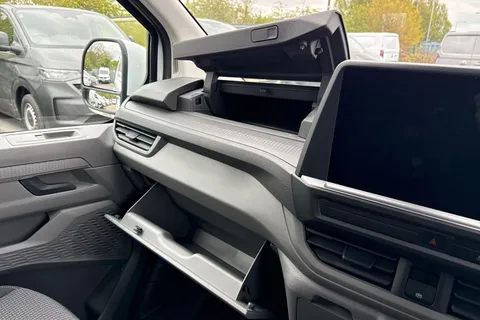 DA26GUU Volkswagen Transporter 2.0 TDI 110 Commerce Plus Van Thumbnail #34