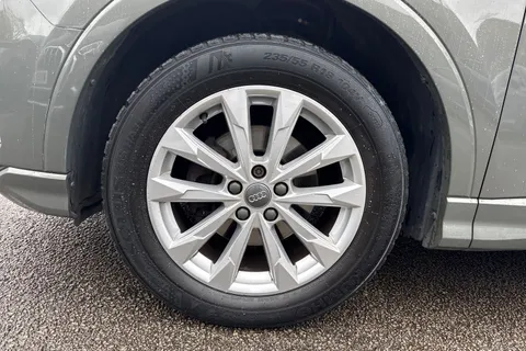 10 of 45 for Audi Q3 Sport 35 TFSI 150 PS 6-speed