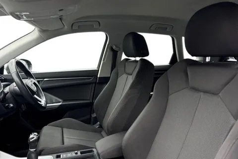 15 of 45 for Audi Q3 Sport 35 TFSI 150 PS 6-speed