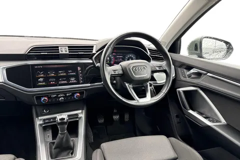 17 of 45 for Audi Q3 Sport 35 TFSI 150 PS 6-speed