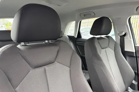 23 of 45 for Audi Q3 Sport 35 TFSI 150 PS 6-speed