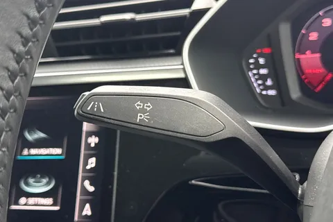 28 of 45 for Audi Q3 Sport 35 TFSI 150 PS 6-speed