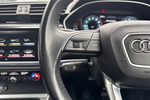 30 of 45 for Audi Q3 Sport 35 TFSI 150 PS 6-speed