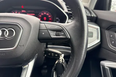 31 of 45 for Audi Q3 Sport 35 TFSI 150 PS 6-speed