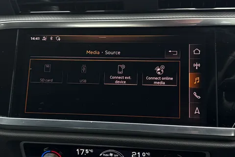 35 of 45 for Audi Q3 Sport 35 TFSI 150 PS 6-speed