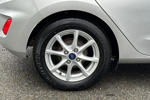 BF68URW Ford Fiesta 1.0T EcoBoost Zetec Euro 6 (s/s) 5dr Thumbnail #12