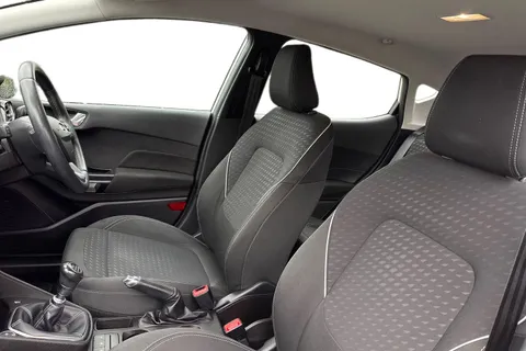 BF68URW Ford Fiesta 1.0T EcoBoost Zetec Euro 6 (s/s) 5dr Thumbnail #17