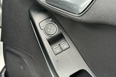 BF68URW Ford Fiesta 1.0T EcoBoost Zetec Euro 6 (s/s) 5dr Thumbnail #22