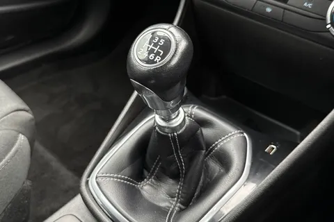 BF68URW Ford Fiesta 1.0T EcoBoost Zetec Euro 6 (s/s) 5dr Thumbnail #24