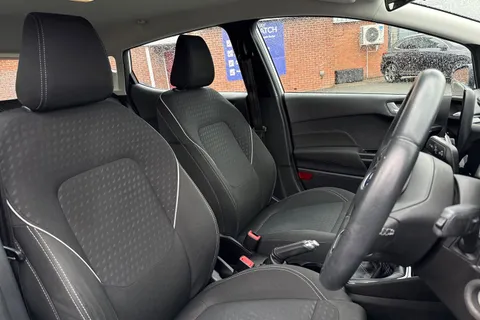 BF68URW Ford Fiesta 1.0T EcoBoost Zetec Euro 6 (s/s) 5dr Thumbnail #25