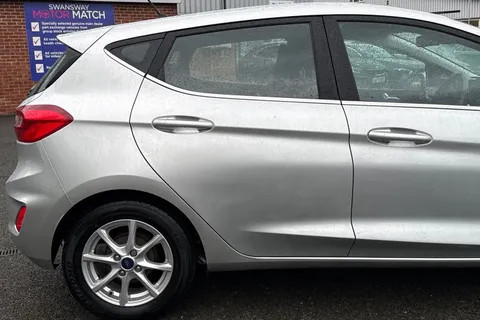 BF68URW Ford Fiesta 1.0T EcoBoost Zetec Euro 6 (s/s) 5dr Thumbnail #30