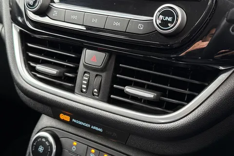 BF68URW Ford Fiesta 1.0T EcoBoost Zetec Euro 6 (s/s) 5dr Thumbnail #38