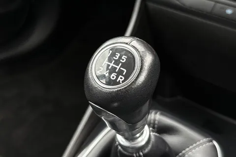 BF68URW Ford Fiesta 1.0T EcoBoost Zetec Euro 6 (s/s) 5dr Thumbnail #40