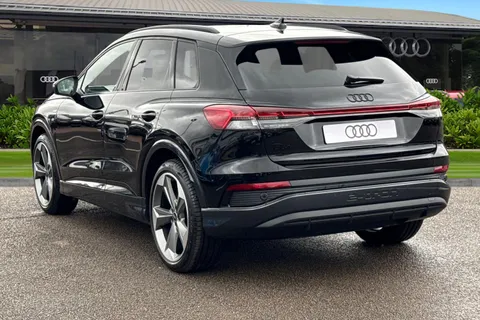  Audi Q4 e-tron 40 Black Edition Auto 5dr 82kWh Thumbnail #3