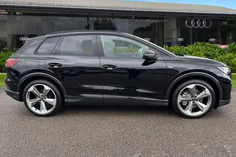  Audi Q4 e-tron 40 Black Edition Auto 5dr 82kWh Thumbnail #4