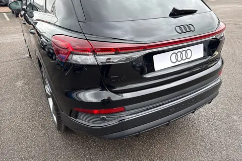  Audi Q4 e-tron 40 Black Edition Auto 5dr 82kWh Thumbnail #8