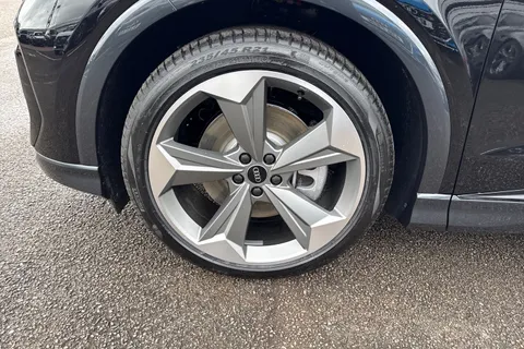 Audi Q4 e-tron 40 Black Edition Auto 5dr 82kWh Thumbnail #10