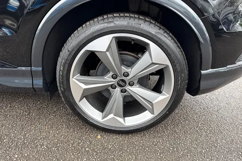  Audi Q4 e-tron 40 Black Edition Auto 5dr 82kWh Thumbnail #11