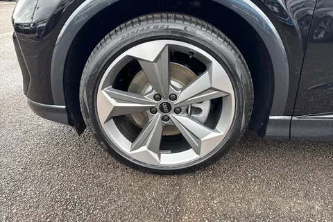  Audi Q4 e-tron 40 Black Edition Auto 5dr 82kWh Thumbnail #12