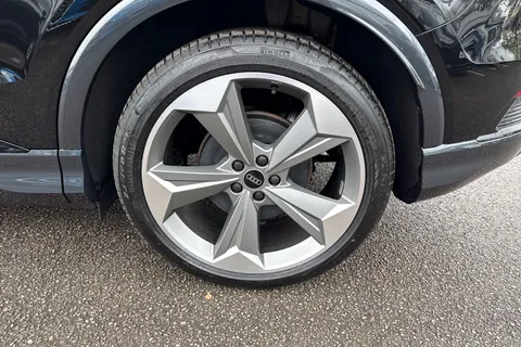  Audi Q4 e-tron 40 Black Edition Auto 5dr 82kWh Thumbnail #13