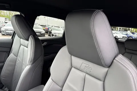  Audi Q4 e-tron 40 Black Edition Auto 5dr 82kWh Thumbnail #24
