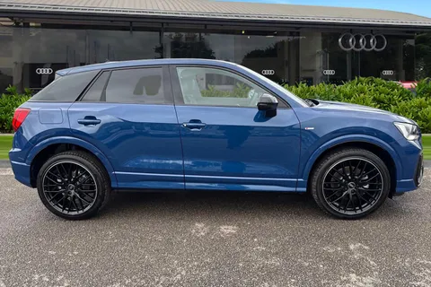 Audi Q2 1.0 TFSI 30 Black Edition Euro 6 (s/s) 5dr Thumbnail #4