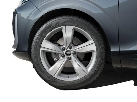  Audi Q3 1.5 TFSI S line S Tronic Euro 6 (s/s) 5dr Thumbnail #8